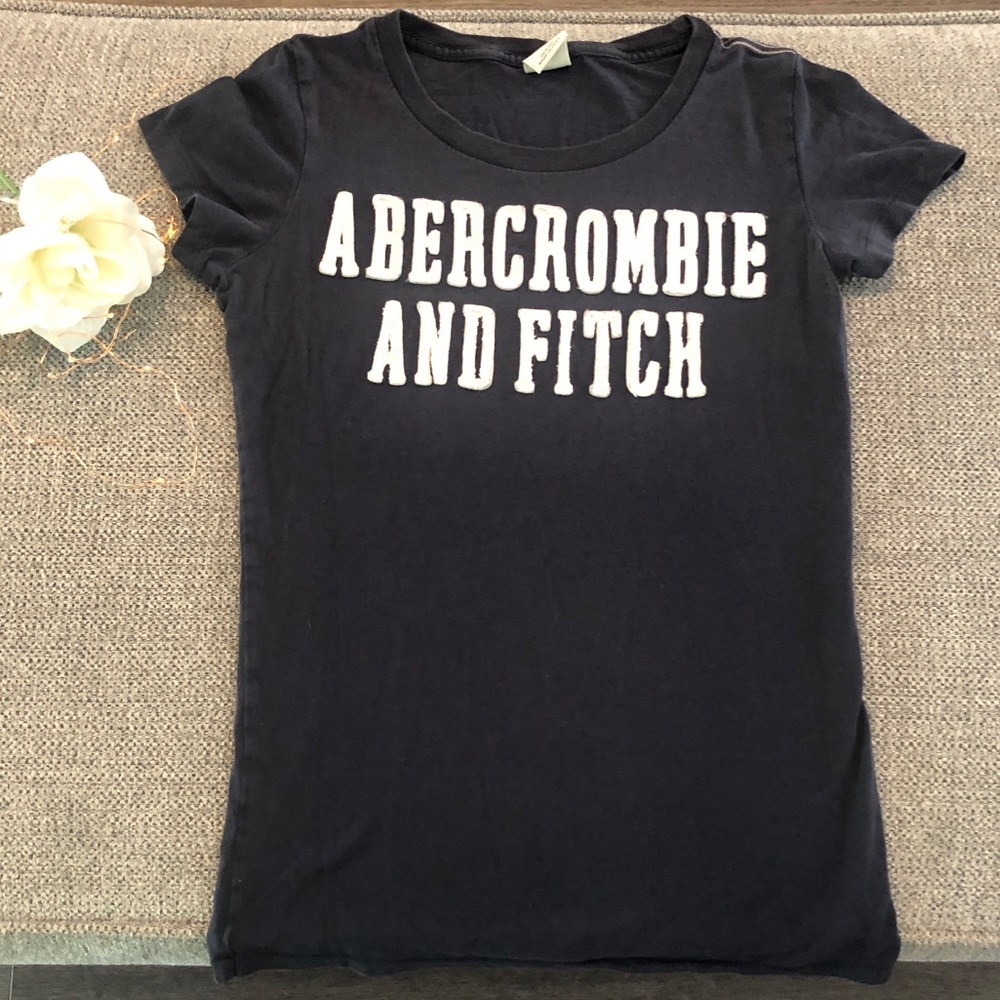 Abercrombie and Fitch T-shirt size M